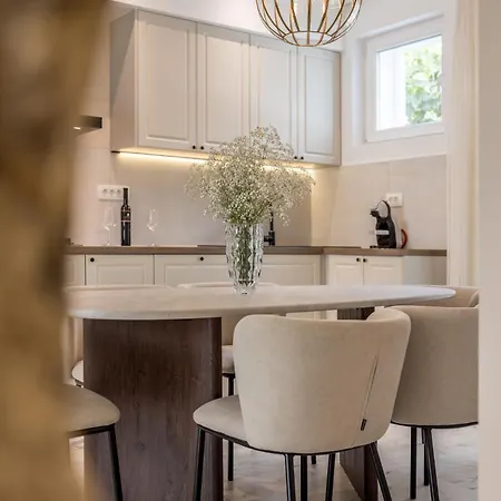 Lux Garden Luxury 2 Апартаменты *