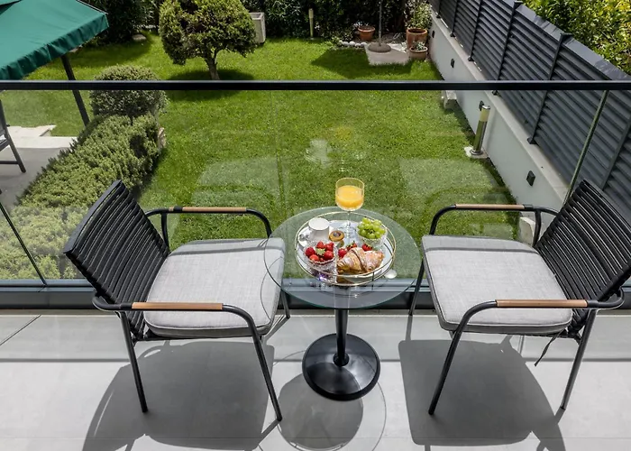Lux Garden Luxury 2 *